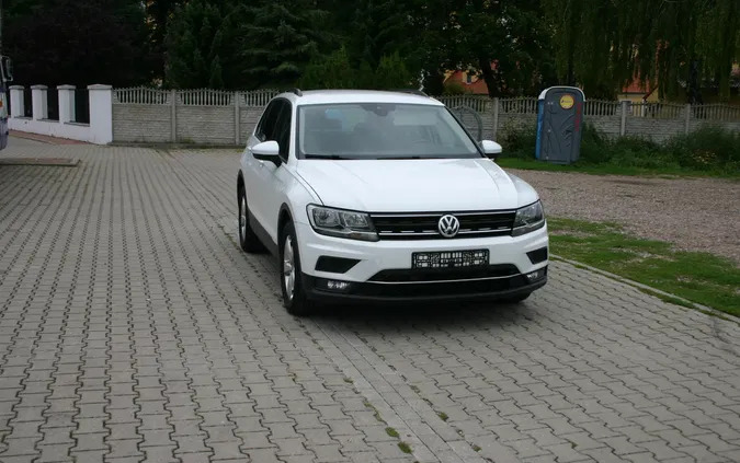 volkswagen tiguan Volkswagen Tiguan cena 79900 przebieg: 63000, rok produkcji 2018 z Białogard